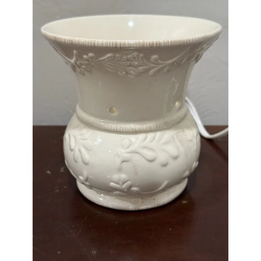 Small Bedside Night Table Lamp for Bedroom, Ceramic set of 1,‎ Beige